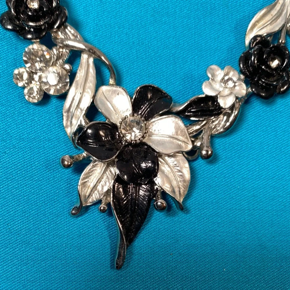 Vintage Statement Necklaces - Picture 5 of 9